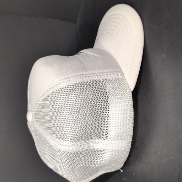 VTG, Greyhound White Trucker Hat with Logo. - Picture 4 of 9